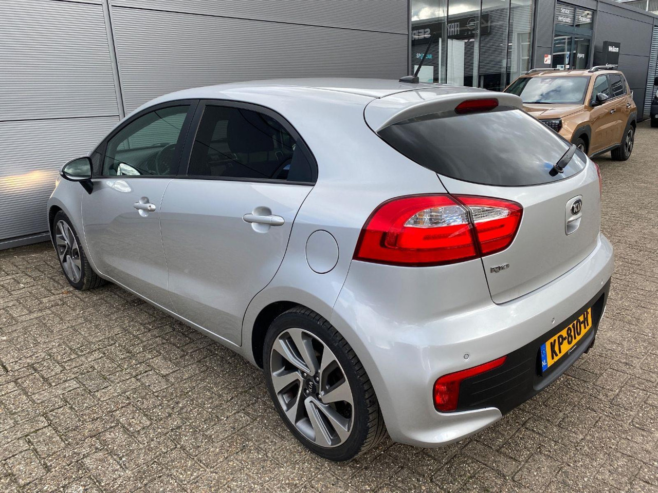 Kia Rio 1.2 CVVT ExecutiveLine | 2016 | 136.369 km | KP810H | NAP: Logisch - Voiture à hayon: photos 3 Kia Rio 1.2 CVVT ExecutiveLine | 2016 | 136.369 km | KP810H | NAP: Logisch - Voiture à hayon: photos 3