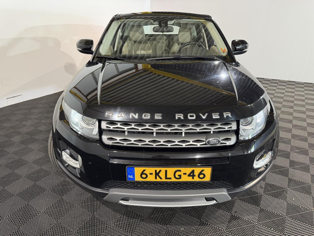 Land Rover Range Rover Evoque 2.2 TD4 4WD Pure | 2013 | 288.735 km | 6-KLG-46 - SUV: photos 2 Land Rover Range Rover Evoque 2.2 TD4 4WD Pure | 2013 | 288.735 km | 6-KLG-46 - SUV: photos 2