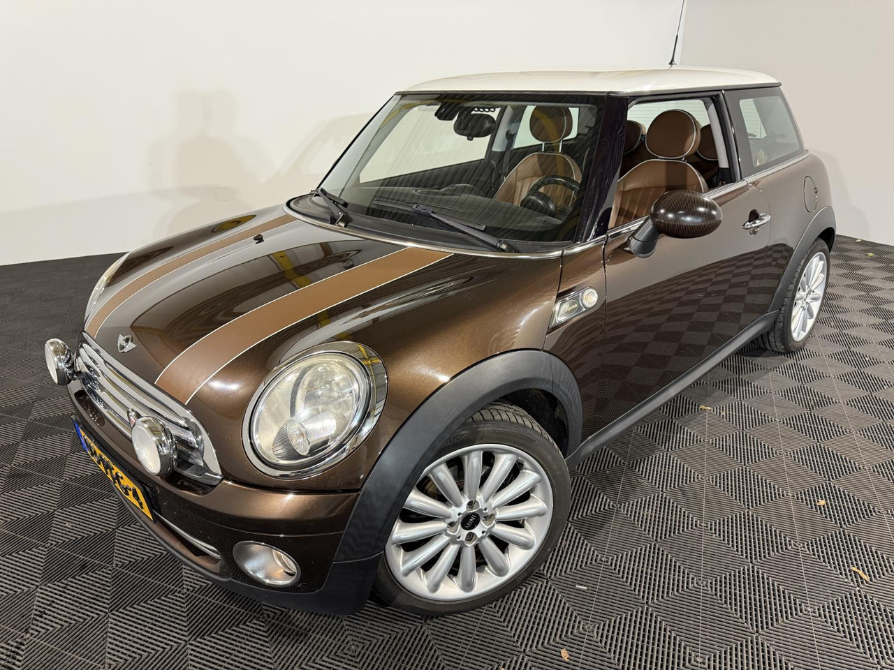 Mini | Mini | 1.6 Cooper Mayfair | 2011 | 199.566 km | 03PFG4 | Logisch - Voiture à hayon: photos 1 Mini | Mini | 1.6 Cooper Mayfair | 2011 | 199.566 km | 03PFG4 | Logisch - Voiture à hayon: photos 1