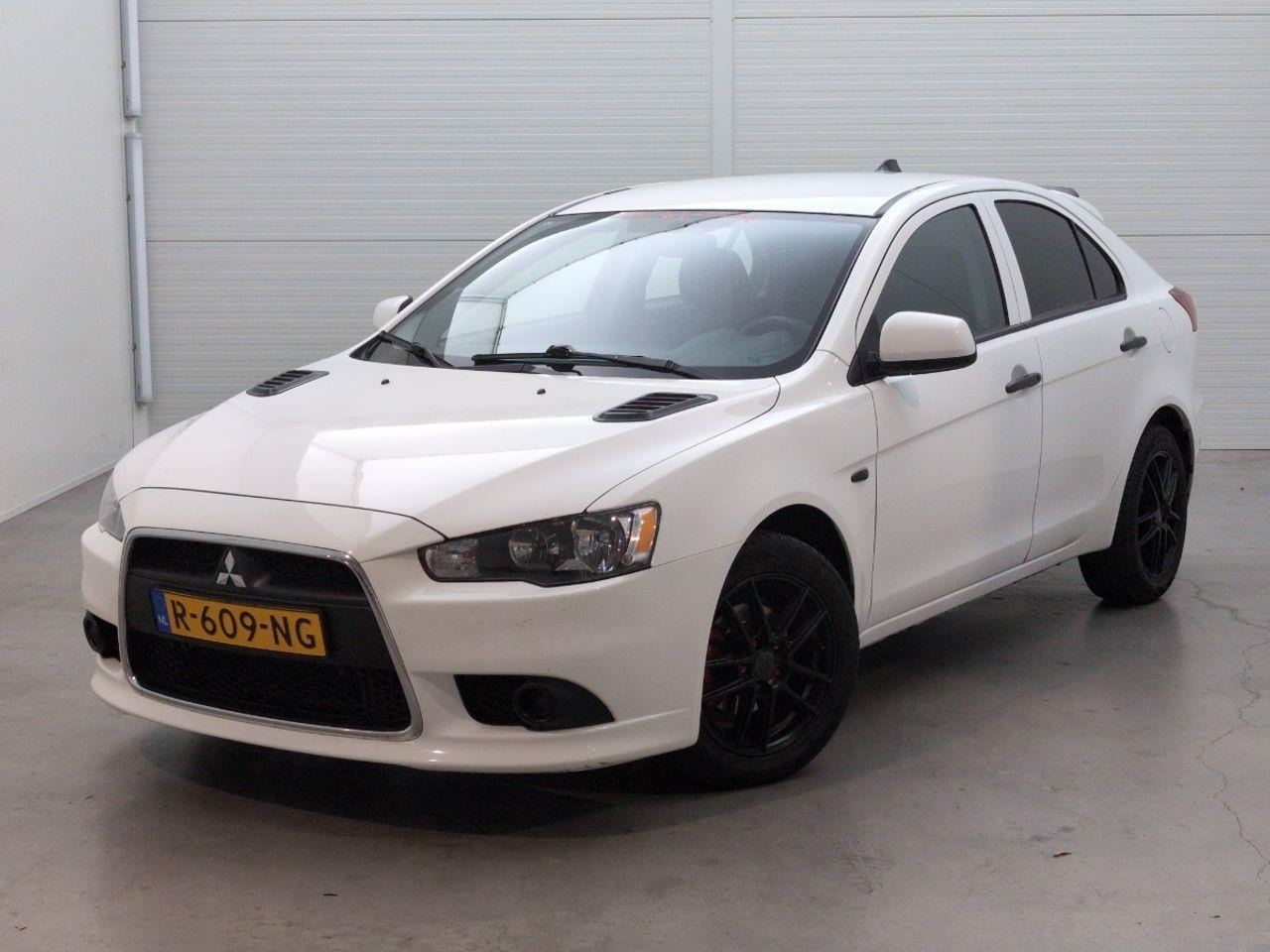 Mitsubishi Lancer Sportback 1.6 Limited Edition | 2016 | 216.592 km | R609NG | NAP: Geen oordeel - Voiture à hayon: photos 1 Mitsubishi Lancer Sportback 1.6 Limited Edition | 2016 | 216.592 km | R609NG | NAP: Geen oordeel - Voiture à hayon: photos 1