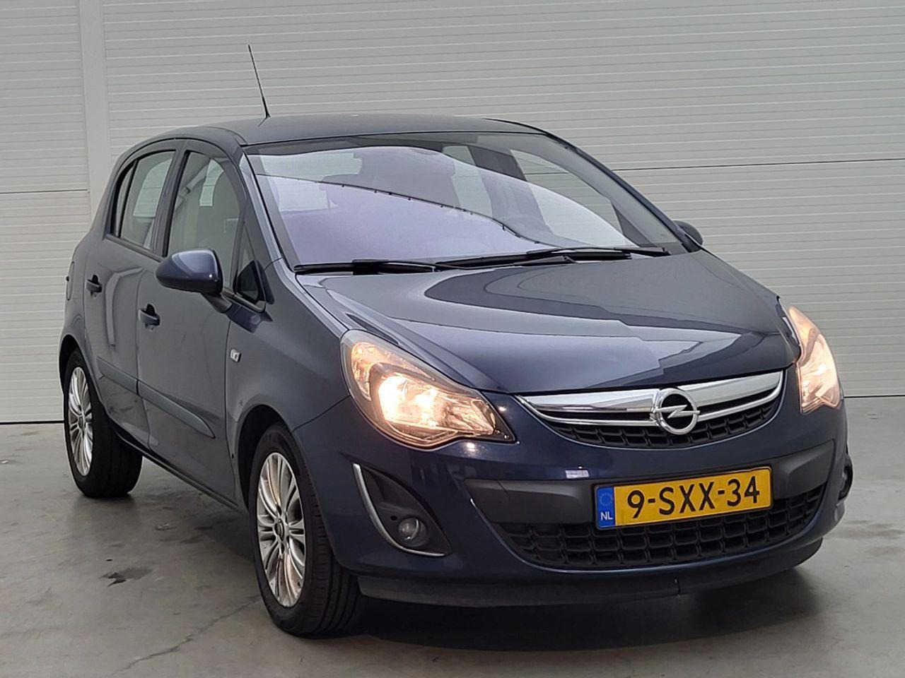Opel Corsa 1.4 Turbo Cosmo | 2013 | 132.427 km | 9SXX34 | NAP: Logisch - Voiture: photos 2 Opel Corsa 1.4 Turbo Cosmo | 2013 | 132.427 km | 9SXX34 | NAP: Logisch - Voiture: photos 2