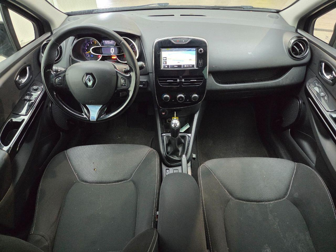 Renault Clio 1.5 dCi ECO Expression | 2014 | 200.196 km | 5XKG78 | NAP: Logisch - Voiture: photos 5 Renault Clio 1.5 dCi ECO Expression | 2014 | 200.196 km | 5XKG78 | NAP: Logisch - Voiture: photos 5