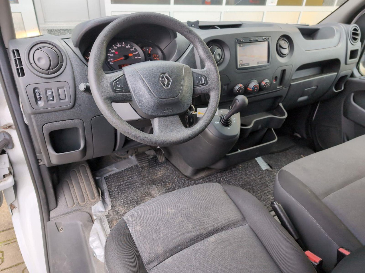 Renault Master T35 2.3 dCi L3H2 Stop & Start | 2019 | 100.588 km | Automaat | VBB74G | NAP: Logisch - Fourgon utilitaire: photos 5 Renault Master T35 2.3 dCi L3H2 Stop & Start | 2019 | 100.588 km | Automaat | VBB74G | NAP: Logisch - Fourgon utilitaire: photos 5