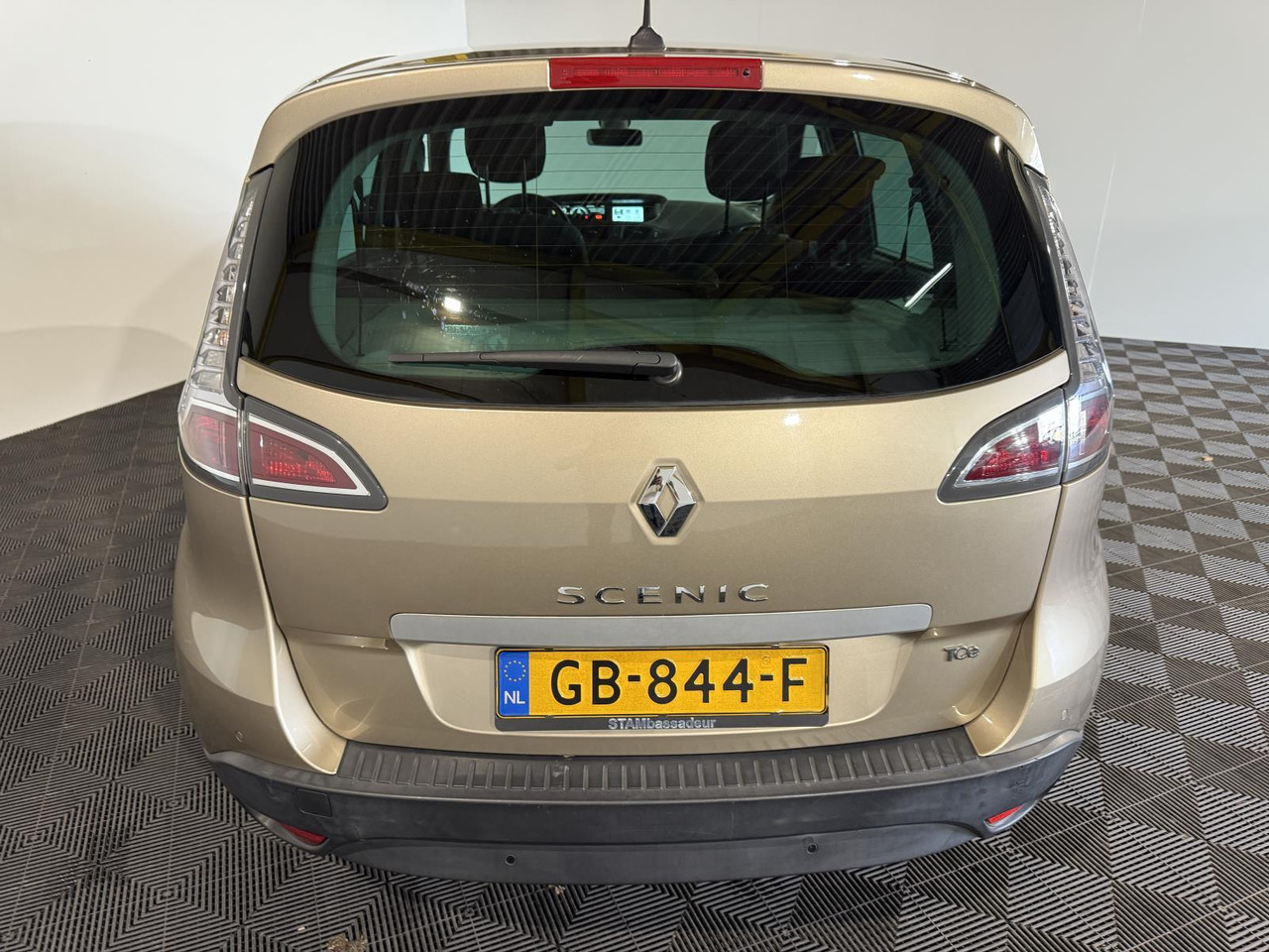 Renault Scénic 1.2 TCe Limited GB-844-F 145.710 km - Voiture: photos 2 Renault Scénic 1.2 TCe Limited GB-844-F 145.710 km - Voiture: photos 2