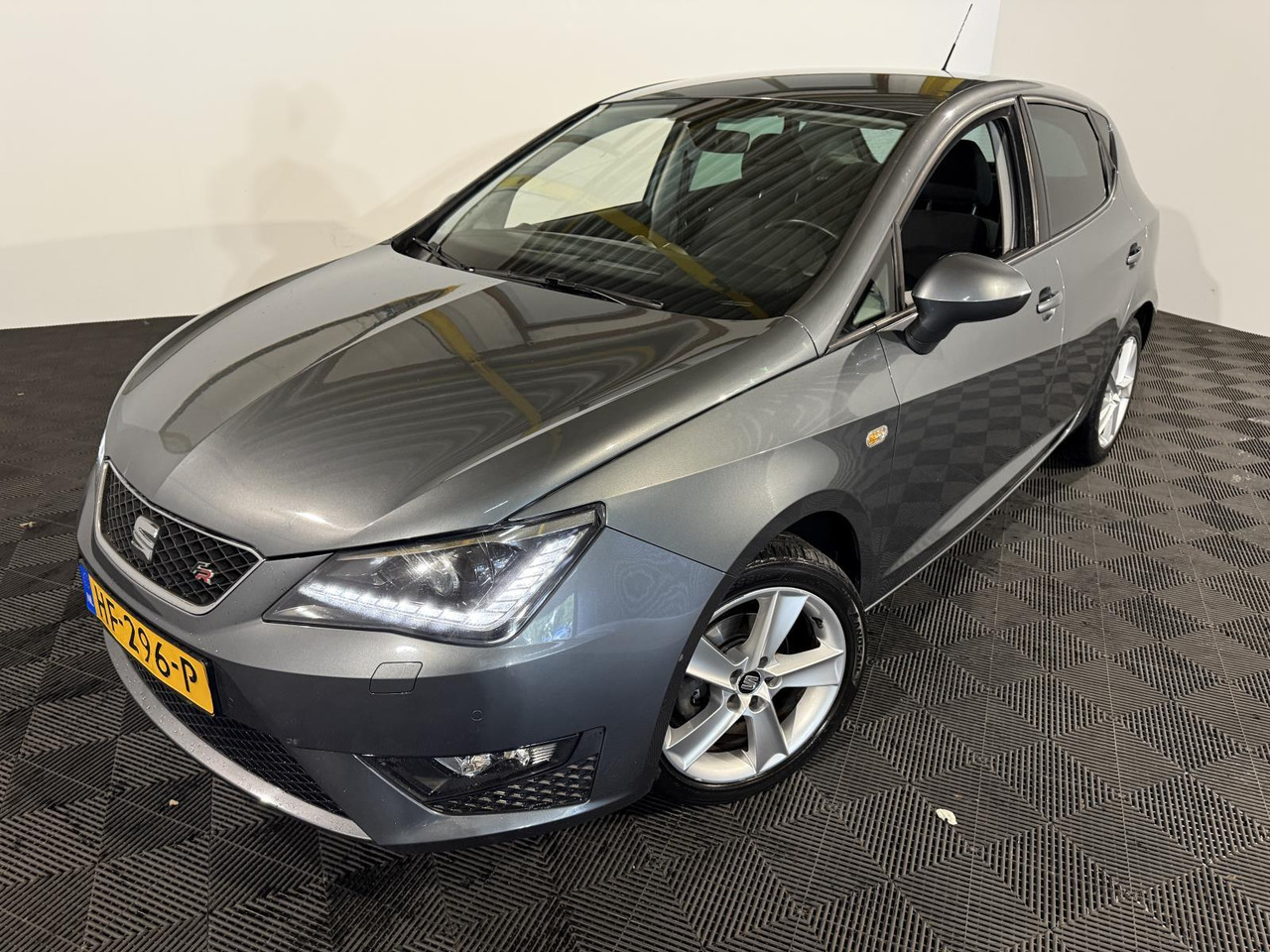 SEAT | Ibiza | 1.0 EcoTSI FR Connect | 2015 | 138.360 km | HF296P | Logisch - Voiture à hayon: photos 1 SEAT | Ibiza | 1.0 EcoTSI FR Connect | 2015 | 138.360 km | HF296P | Logisch - Voiture à hayon: photos 1