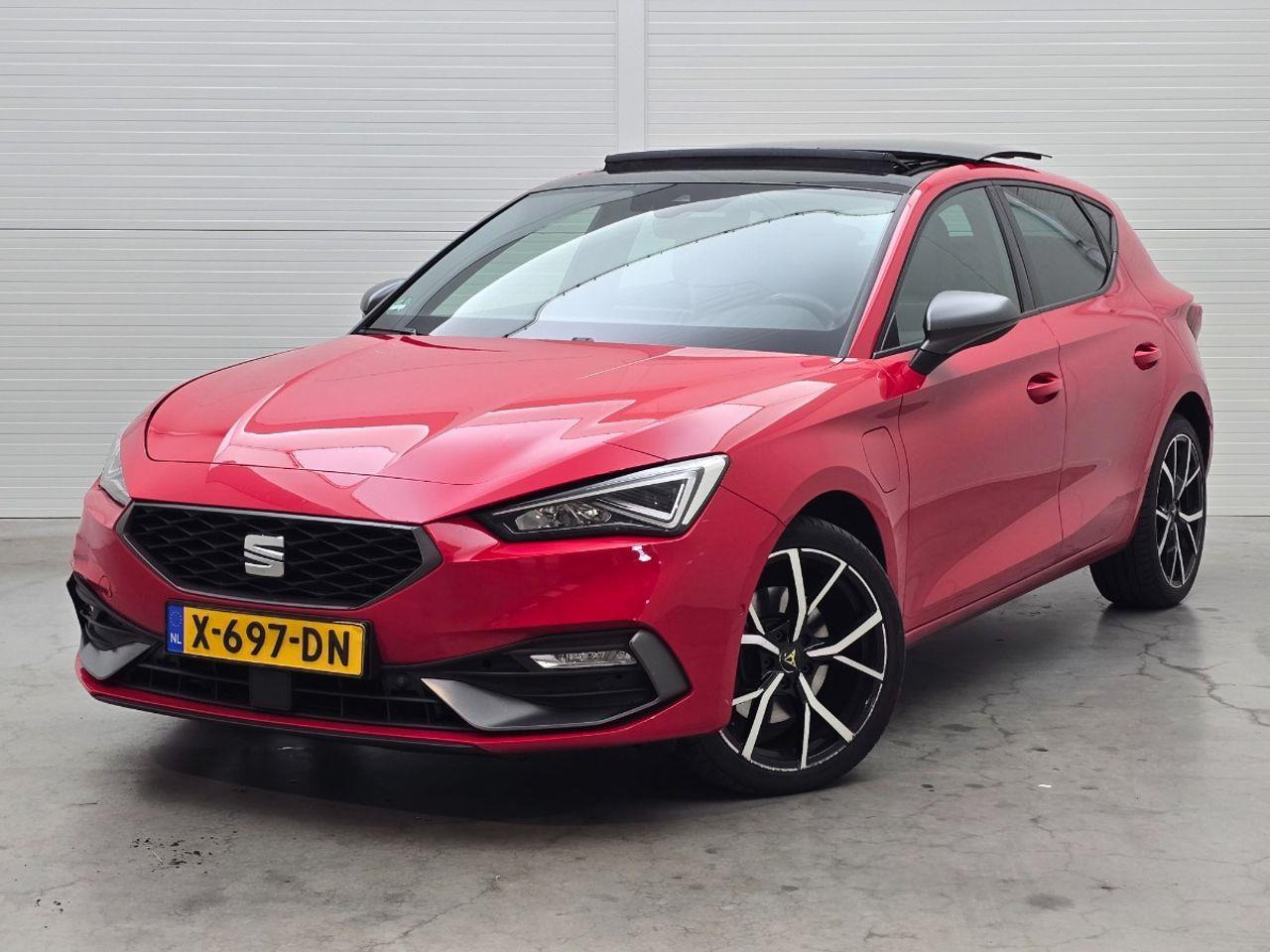 SEAT Leon 1.4 TSI eHybrid PHEV FR | 2020 | 104.874 km | X697DN | NAP: Geen oordeel - Voiture à hayon: photos 1 SEAT Leon 1.4 TSI eHybrid PHEV FR | 2020 | 104.874 km | X697DN | NAP: Geen oordeel - Voiture à hayon: photos 1