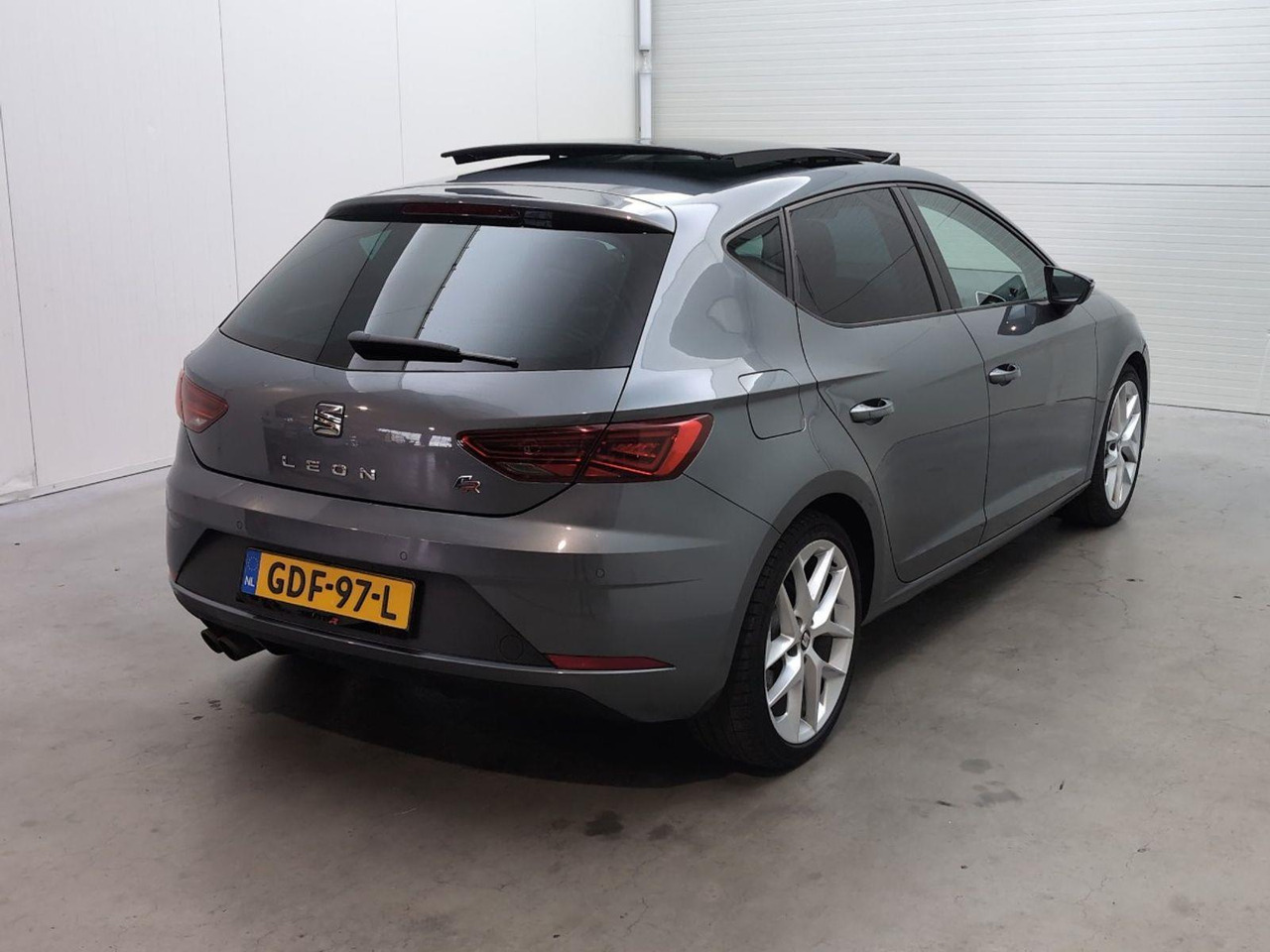 SEAT Leon 1.8 TSI FR Business Intense | 2018 | 158.529 km | Automaat | GDF97L | NAP: Geen oordeel - Voiture à hayon: photos 4 SEAT Leon 1.8 TSI FR Business Intense | 2018 | 158.529 km | Automaat | GDF97L | NAP: Geen oordeel - Voiture à hayon: photos 4