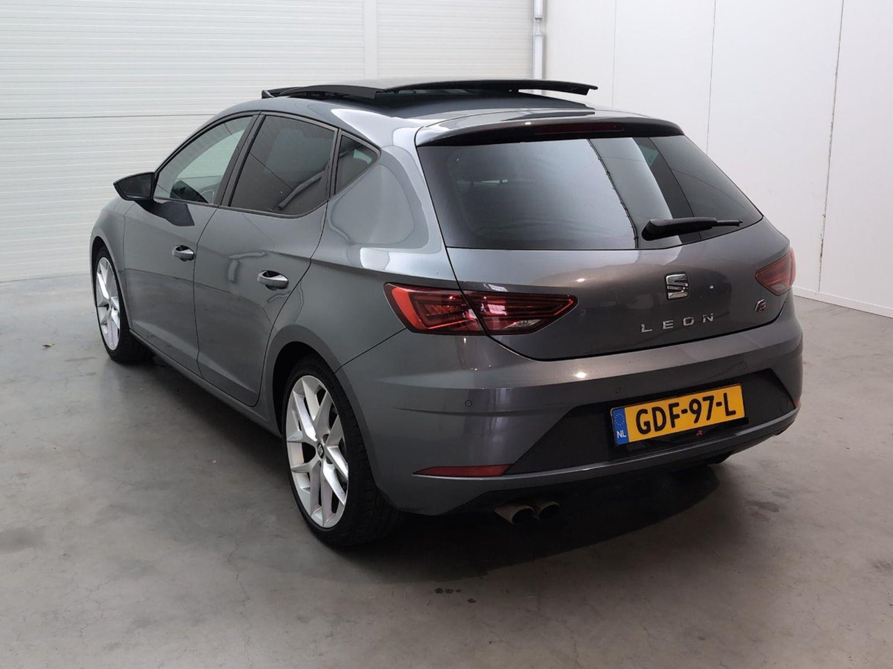 SEAT Leon 1.8 TSI FR Business Intense | 2018 | 158.529 km | Automaat | GDF97L | NAP: Geen oordeel - Voiture à hayon: photos 3 SEAT Leon 1.8 TSI FR Business Intense | 2018 | 158.529 km | Automaat | GDF97L | NAP: Geen oordeel - Voiture à hayon: photos 3
