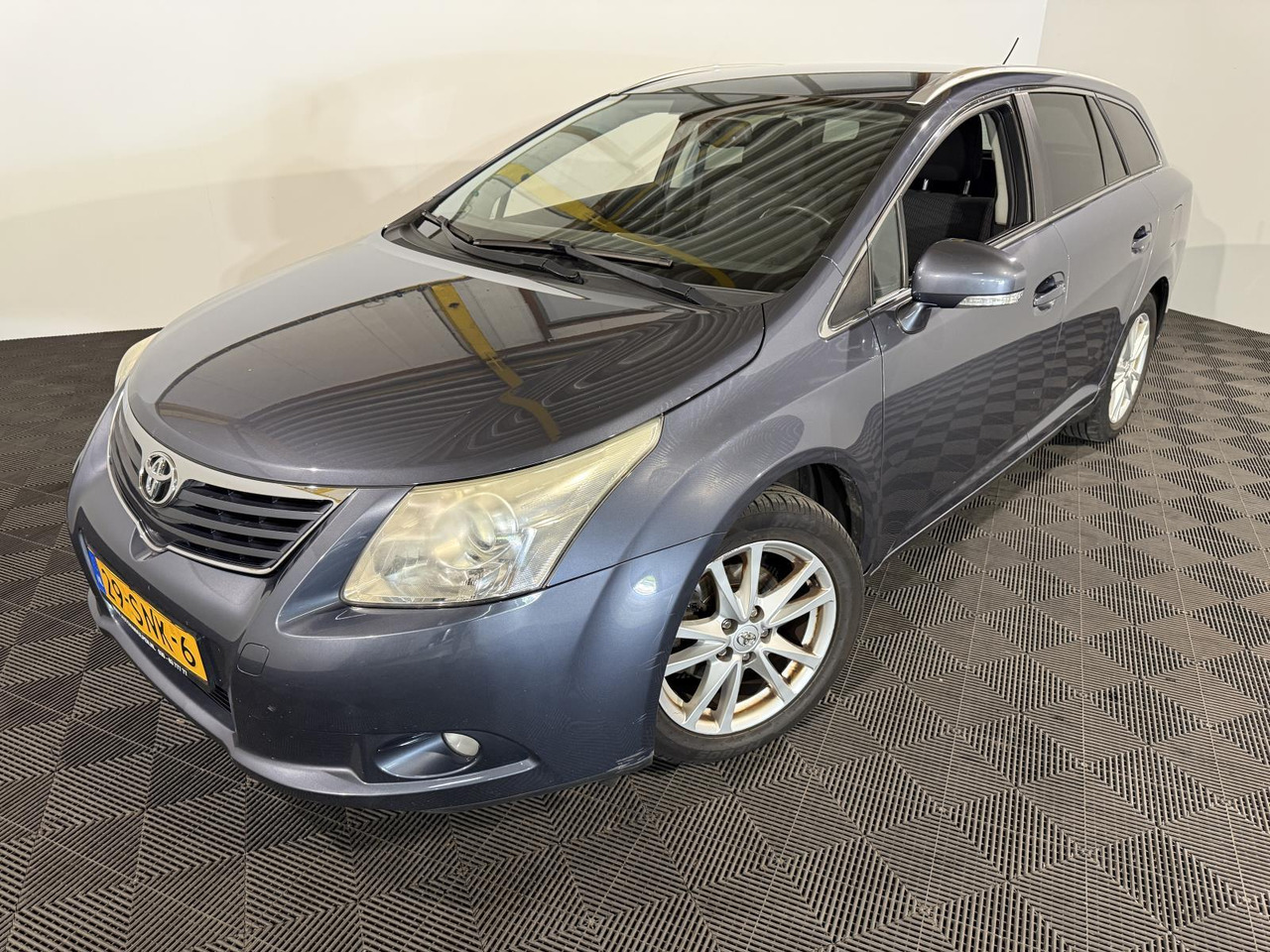 Toyota Avensis Wagon 2.0 VVTi Business | 2011 | 363.331 km | 29-SNK-6 - Voiture: photos 1 Toyota Avensis Wagon 2.0 VVTi Business | 2011 | 363.331 km | 29-SNK-6 - Voiture: photos 1