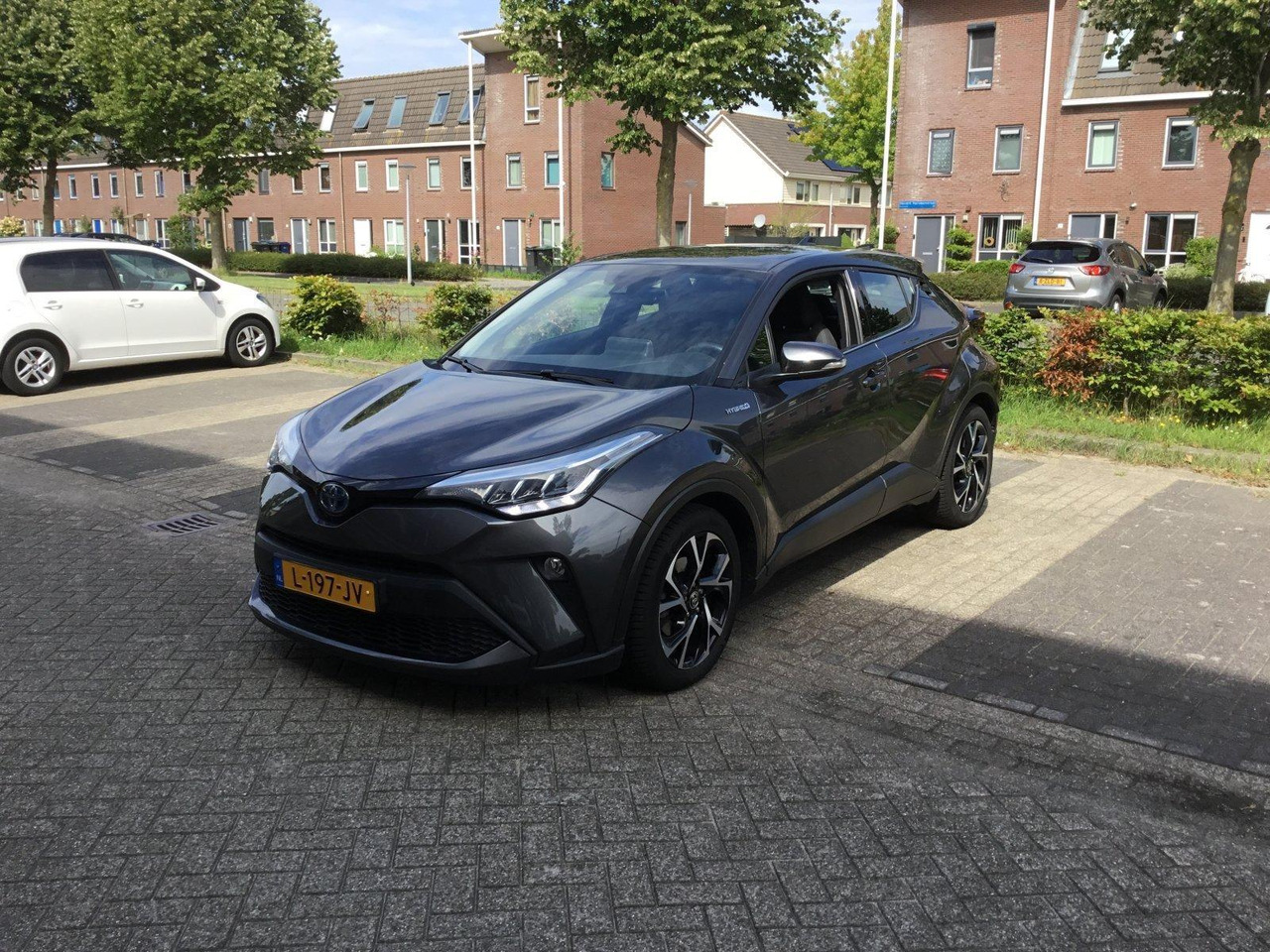 Toyota | C-HR | 2.0 Hybrid Dynamic | 2021 | 97.130 km | L-197-JV - SUV: photos 1 Toyota | C-HR | 2.0 Hybrid Dynamic | 2021 | 97.130 km | L-197-JV - SUV: photos 1
