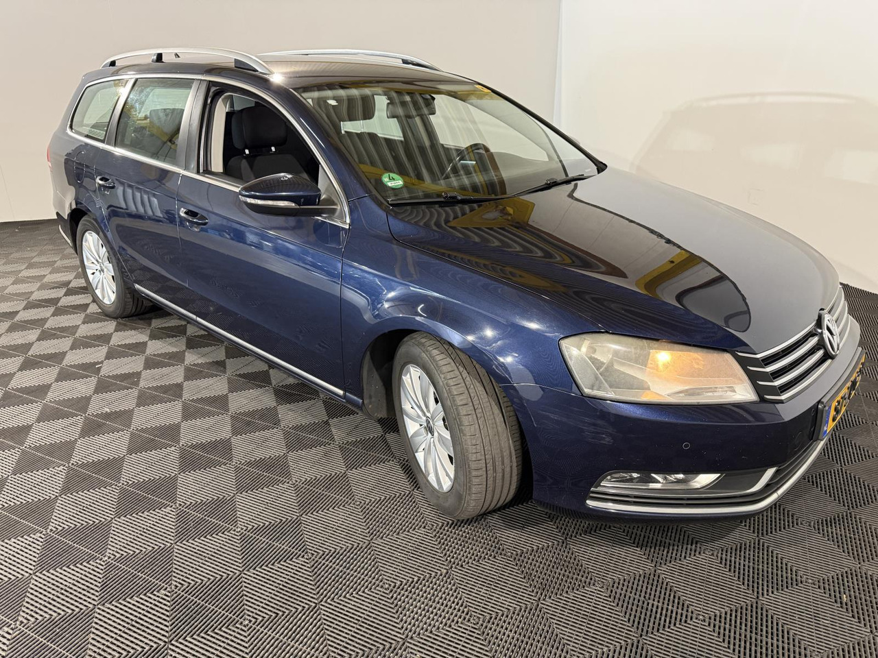 Volkswagen | Passat Variant | 1.6 TDI Comfortline BlueMotion | 2011 | 358.371 km | 87ZDG9 | Geen oordeel - Voiture: photos 3 Volkswagen | Passat Variant | 1.6 TDI Comfortline BlueMotion | 2011 | 358.371 km | 87ZDG9 | Geen oordeel - Voiture: photos 3