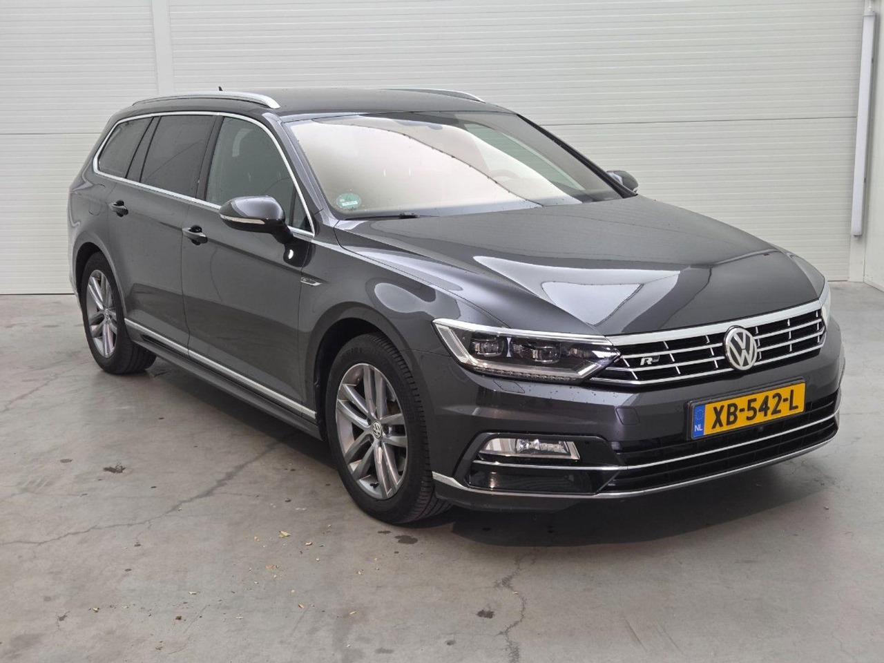 Volkswagen Passat Variant 1.6 TDI Highline Business R | 2018 | 179.613 km | Automaat | XB542L | NAP: Logisch - Voiture: photos 2 Volkswagen Passat Variant 1.6 TDI Highline Business R | 2018 | 179.613 km | Automaat | XB542L | NAP: Logisch - Voiture: photos 2