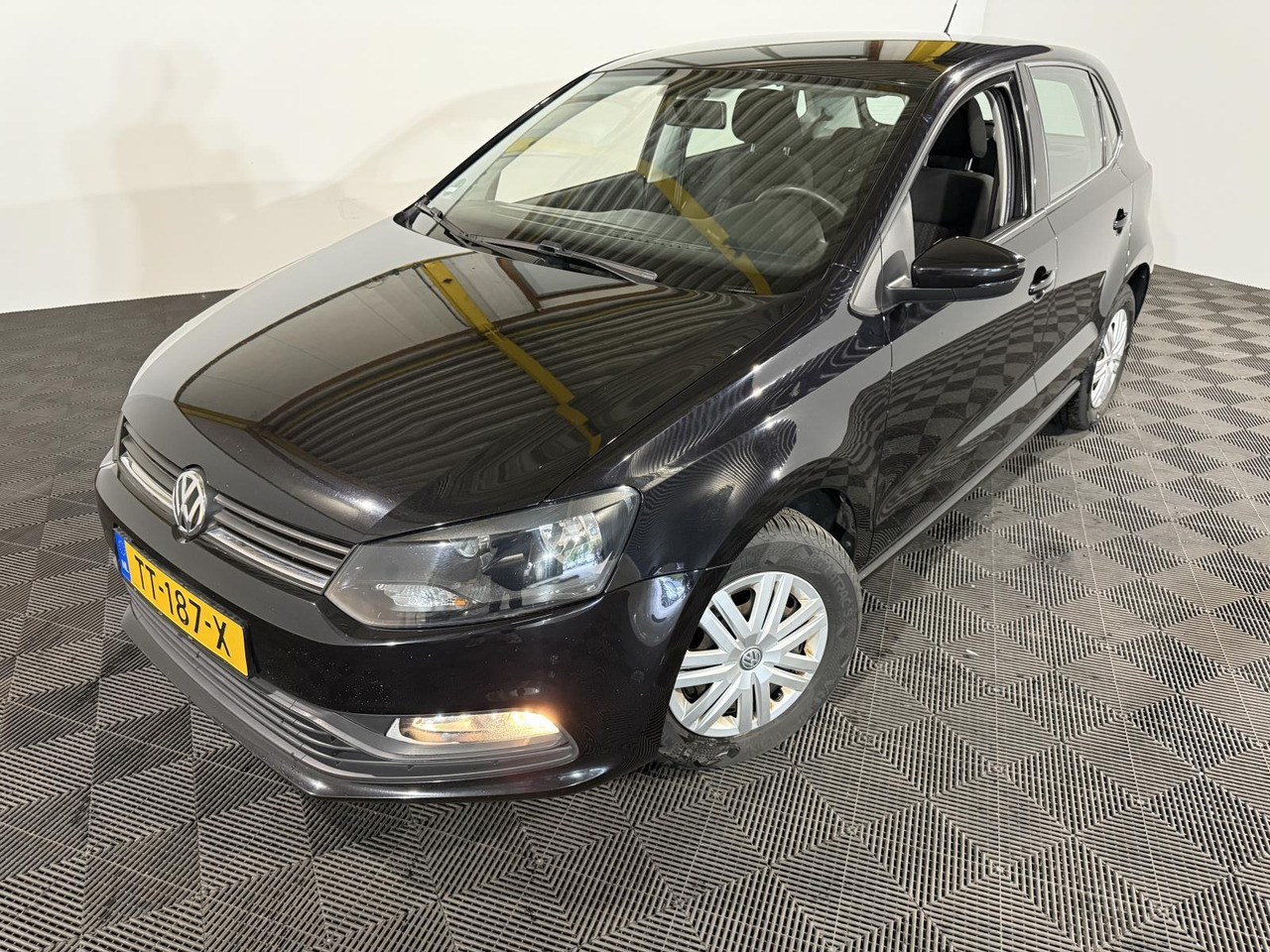 Volkswagen | Polo | 1.0 Comfortline Connected Series | 2017 | 178.442 km | TT187X | Geen oordeel - Voiture à hayon: photos 1 Volkswagen | Polo | 1.0 Comfortline Connected Series | 2017 | 178.442 km | TT187X | Geen oordeel - Voiture à hayon: photos 1