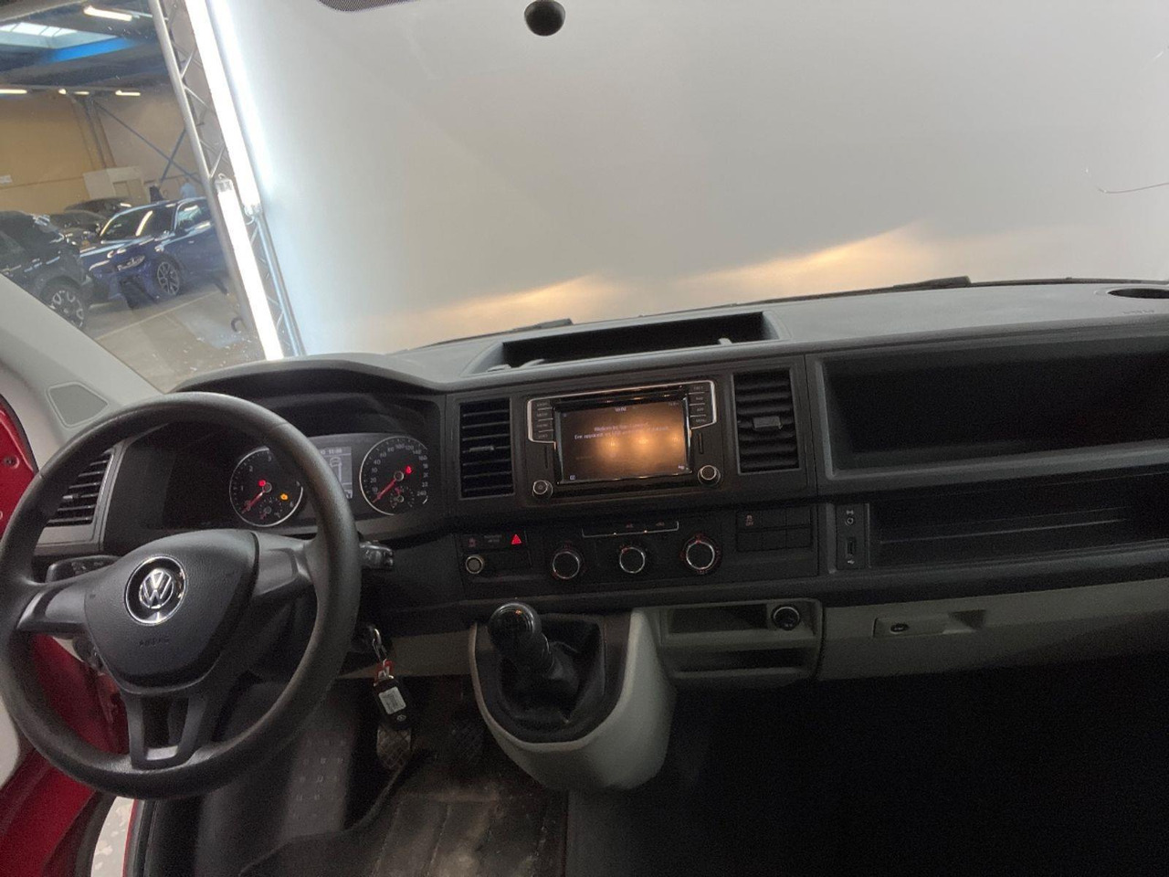 Volkswagen Transporter 2.0 TDI L1H1 Highline | 2019 | 151.061 km | VBJ56P | NAP: Logisch - Fourgon utilitaire: photos 5 Volkswagen Transporter 2.0 TDI L1H1 Highline | 2019 | 151.061 km | VBJ56P | NAP: Logisch - Fourgon utilitaire: photos 5