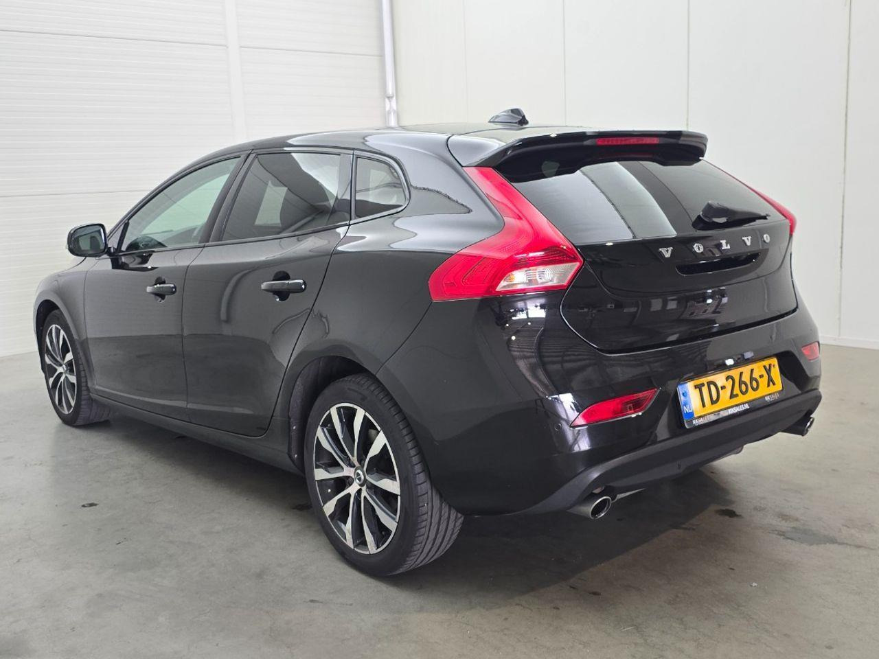Volvo V40 1.5 T3 Dynamic Edition Automaat | 2018 | 266.377 km | TD266X | NAP: Logisch - Voiture à hayon: photos 3 Volvo V40 1.5 T3 Dynamic Edition Automaat | 2018 | 266.377 km | TD266X | NAP: Logisch - Voiture à hayon: photos 3