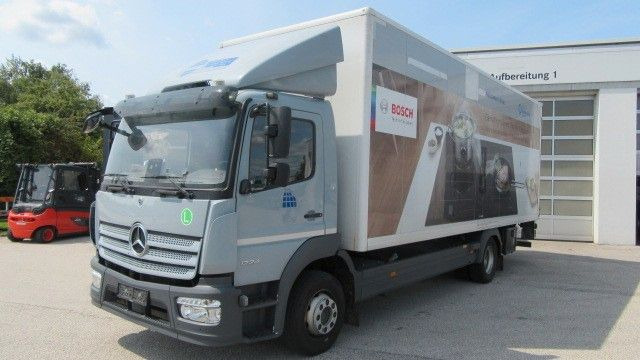 Mercedes-Benz 1224L Koffer LBW 2 to. Klima, neuer Tacho 4.1 - Camion fourgon: photos 1 Mercedes-Benz 1224L Koffer LBW 2 to. Klima, neuer Tacho 4.1 - Camion fourgon: photos 1