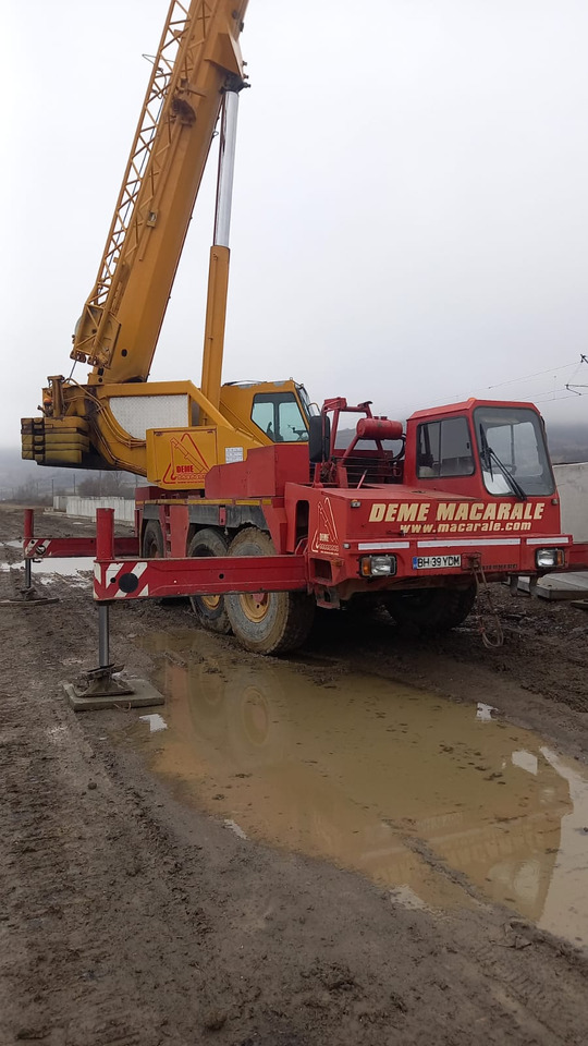 LIEBHERR LTM1050 - Grue mobile: photos 2 LIEBHERR LTM1050 - Grue mobile: photos 2