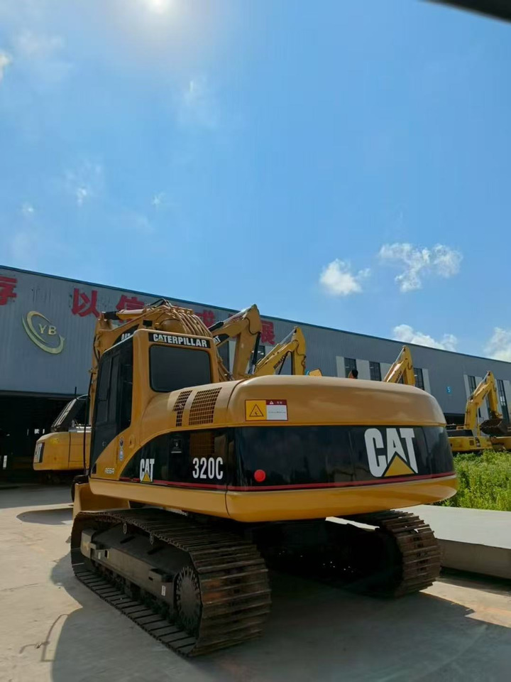 CATERPILLAR 320CL - Engins de chantier: photos 2 CATERPILLAR 320CL - Engins de chantier: photos 2