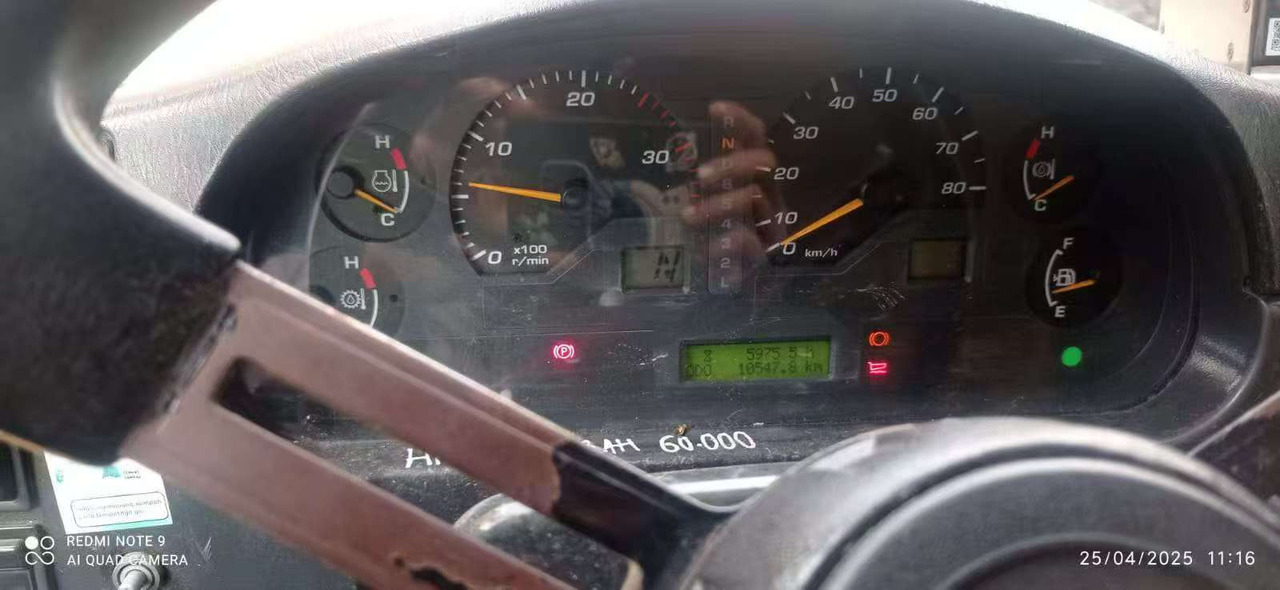 KOMATSU HD785-7 - Tombereau rigide: photos 3 KOMATSU HD785-7 - Tombereau rigide: photos 3