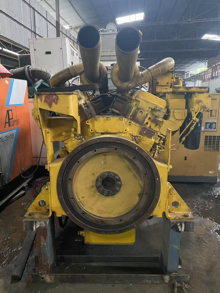 KOMATSU SAA12V140E - Moteur pour Équipement CVC: photos 3 KOMATSU SAA12V140E - Moteur pour Équipement CVC: photos 3