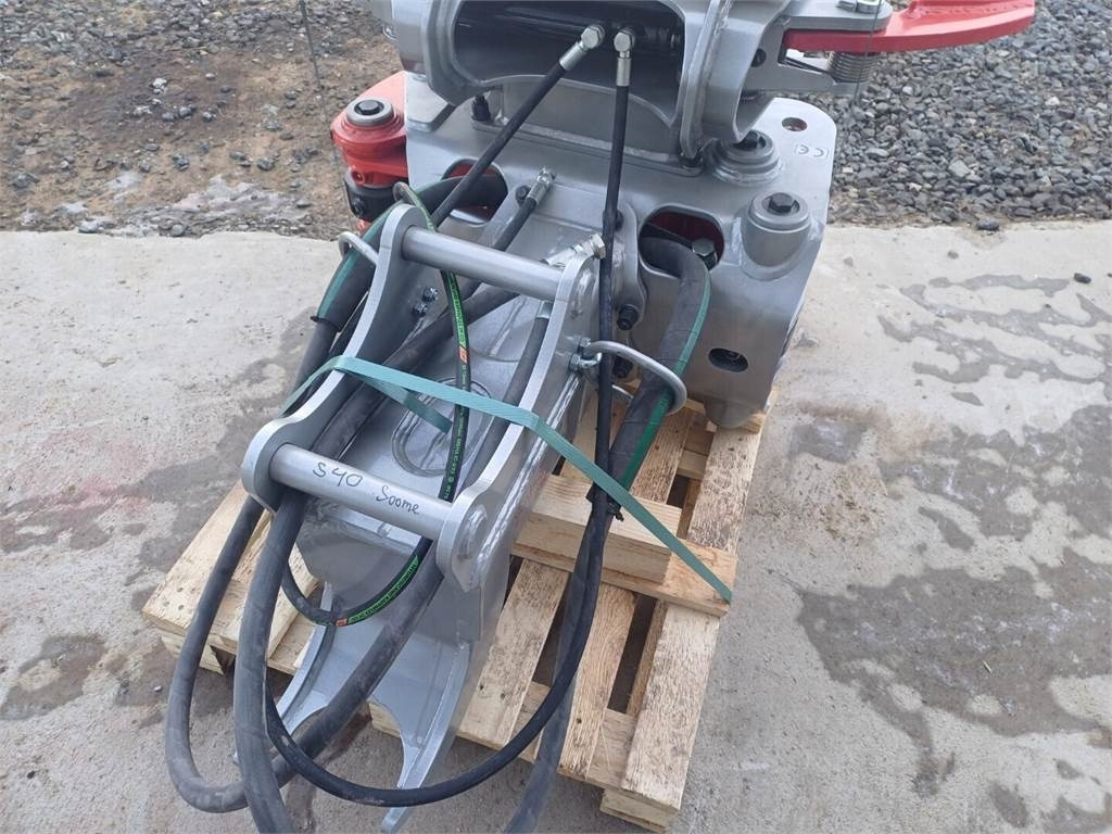 Bison 230 Energiapuukoura - Grappin pour Engins de chantier: photos 3 Bison 230 Energiapuukoura - Grappin pour Engins de chantier: photos 3