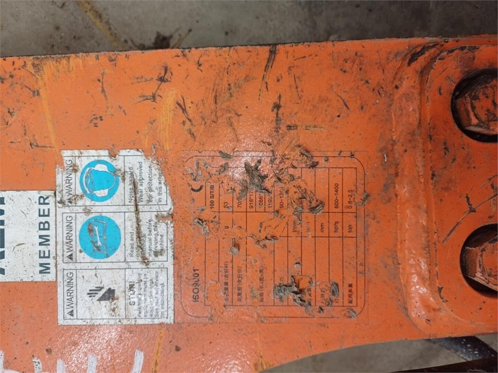 EDT 100 S/TB hydraulivasara - Marteau hydraulique pour Engins de chantier: photos 3 EDT 100 S/TB hydraulivasara - Marteau hydraulique pour Engins de chantier: photos 3