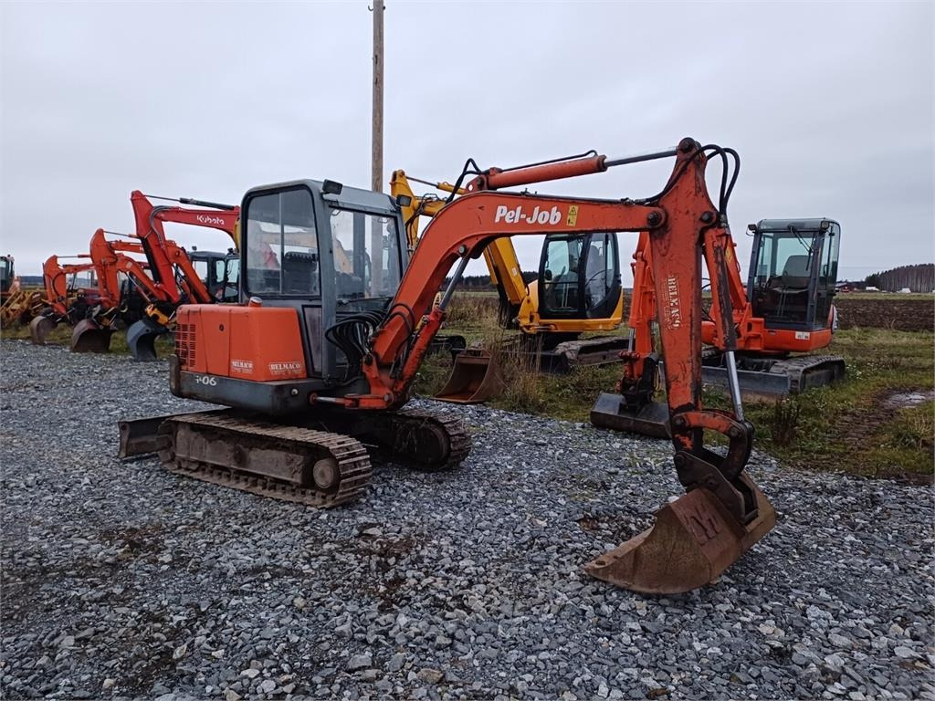 Pel-Job EB406 rautateloilla. Kolme kauhaa - Mini pelle: photos 3 Pel-Job EB406 rautateloilla. Kolme kauhaa - Mini pelle: photos 3