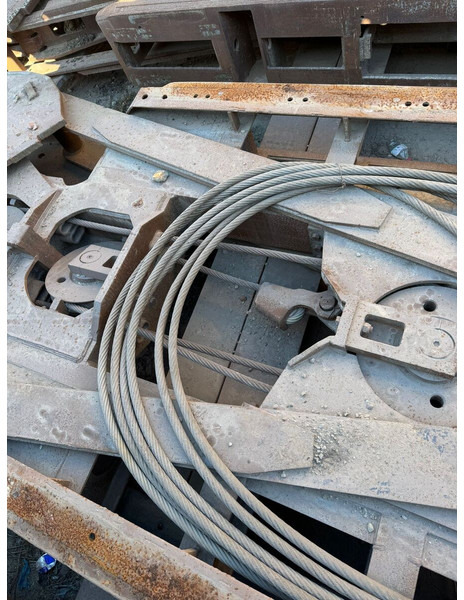 Liebherr Stein HT Diaphragm Wall Grab - Grappin pour Engins de chantier: photos 3 Liebherr Stein HT Diaphragm Wall Grab - Grappin pour Engins de chantier: photos 3