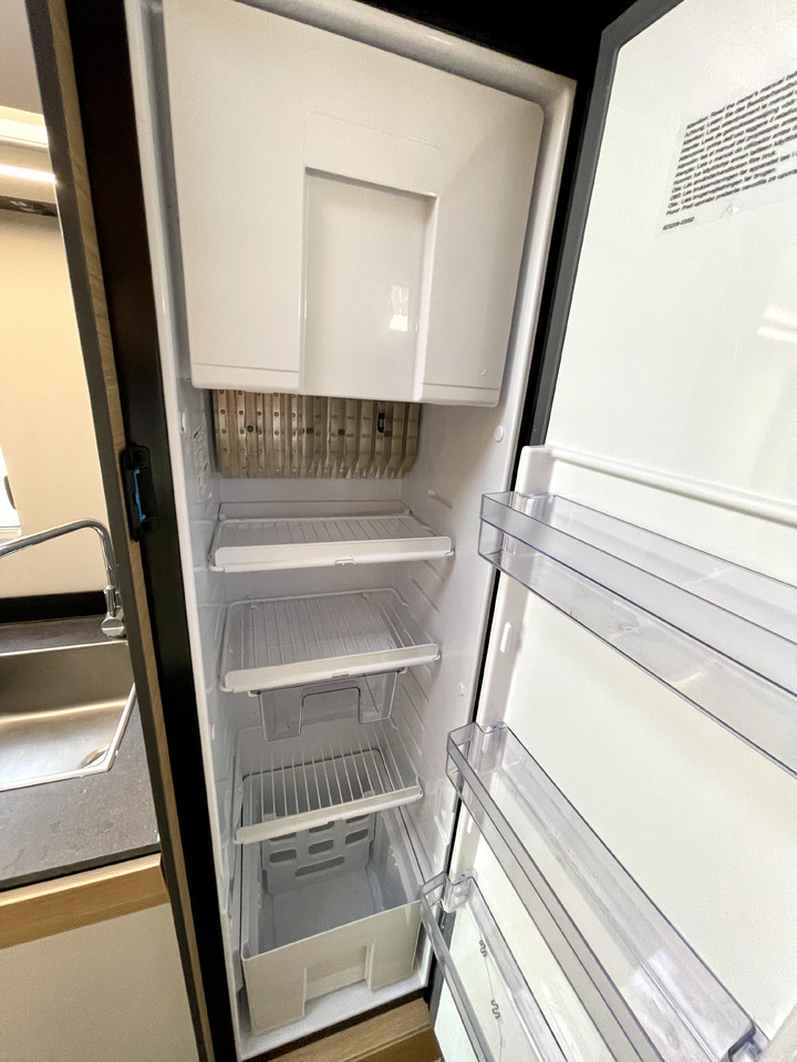 Camping-car capucine ADRIA Coral XL 650 DK: photos 10