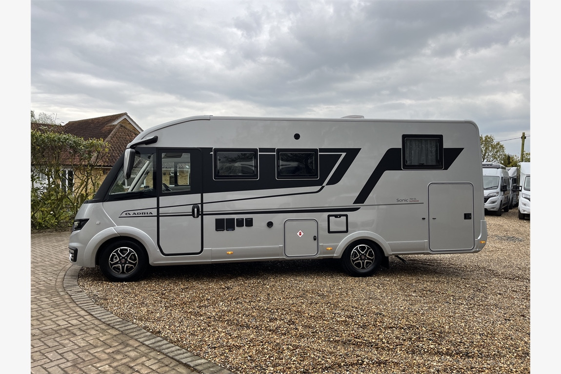 ADRIA Sonis Supreme - Camping-car intégral: photos 1 ADRIA Sonis Supreme - Camping-car intégral: photos 1