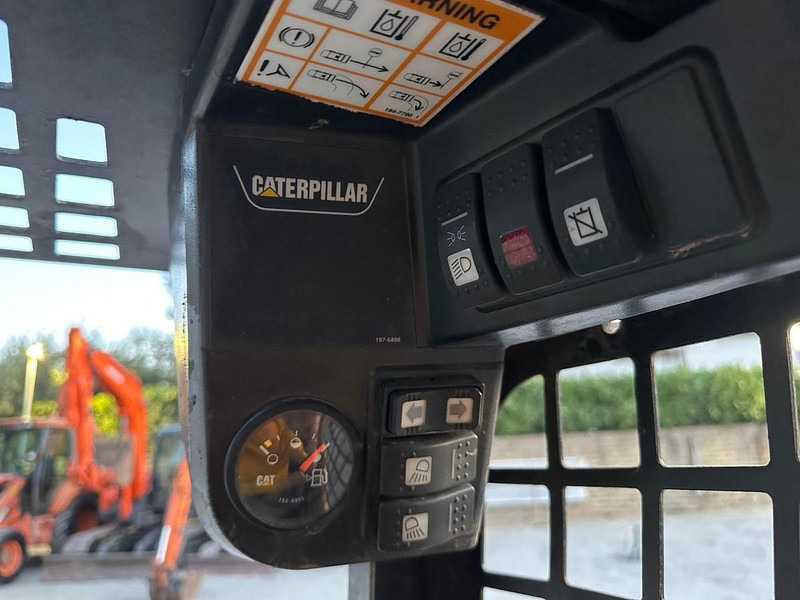 Chargeuse compacte sur chenilles Caterpillar 226BHF: photos 16