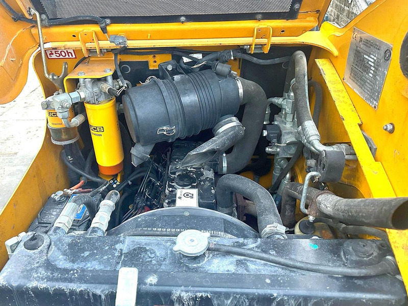Chargeuse compacte sur chenilles JCB 170HF: photos 8