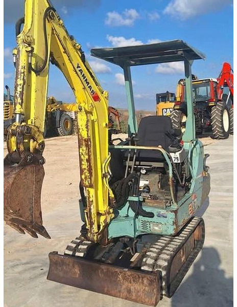 Yanmar B17 - Mini pelle: photos 2 Yanmar B17 - Mini pelle: photos 2