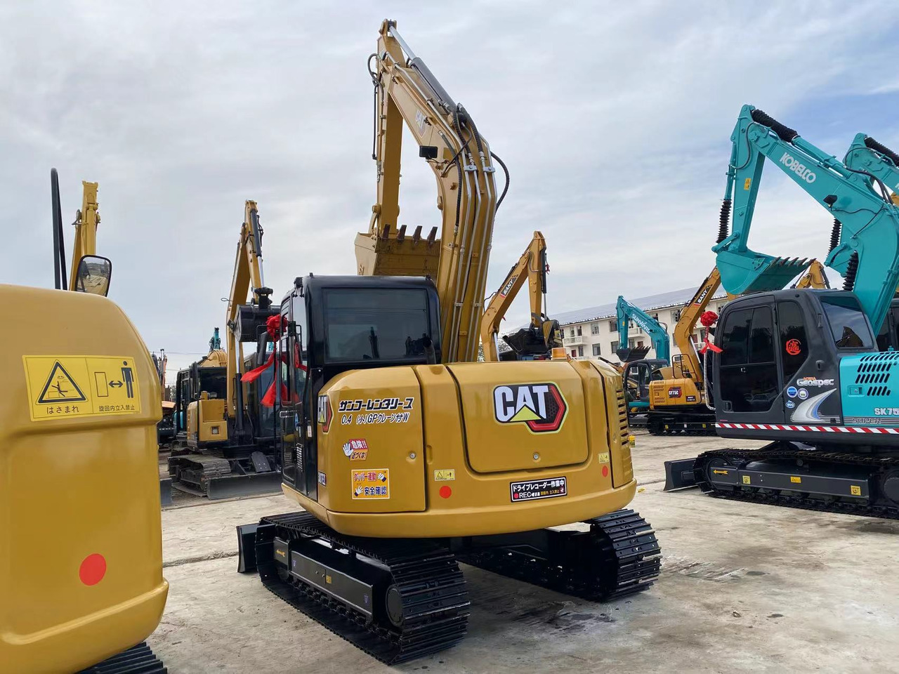 CATERPILLAR 307E2 - Pelle sur chenille: photos 3 CATERPILLAR 307E2 - Pelle sur chenille: photos 3