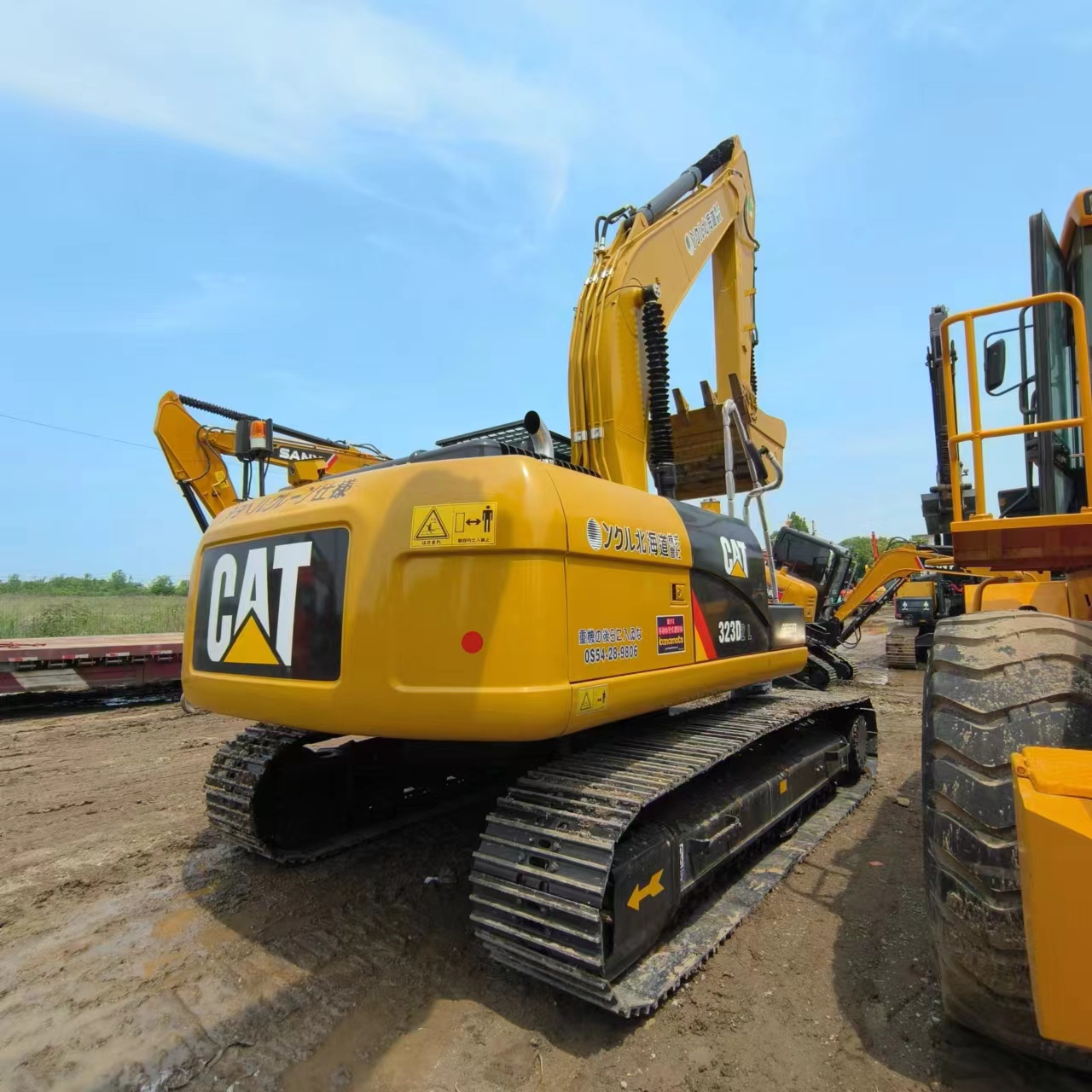 CATERPILLAR 323D2L - Pelle sur chenille: photos 3 CATERPILLAR 323D2L - Pelle sur chenille: photos 3