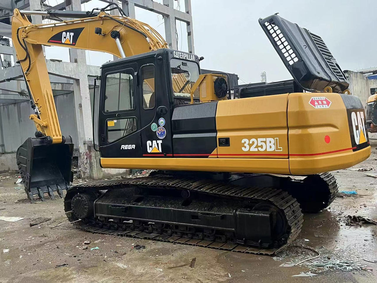 CATERPILLAR 325BL - Pelle sur chenille: photos 2 CATERPILLAR 325BL - Pelle sur chenille: photos 2