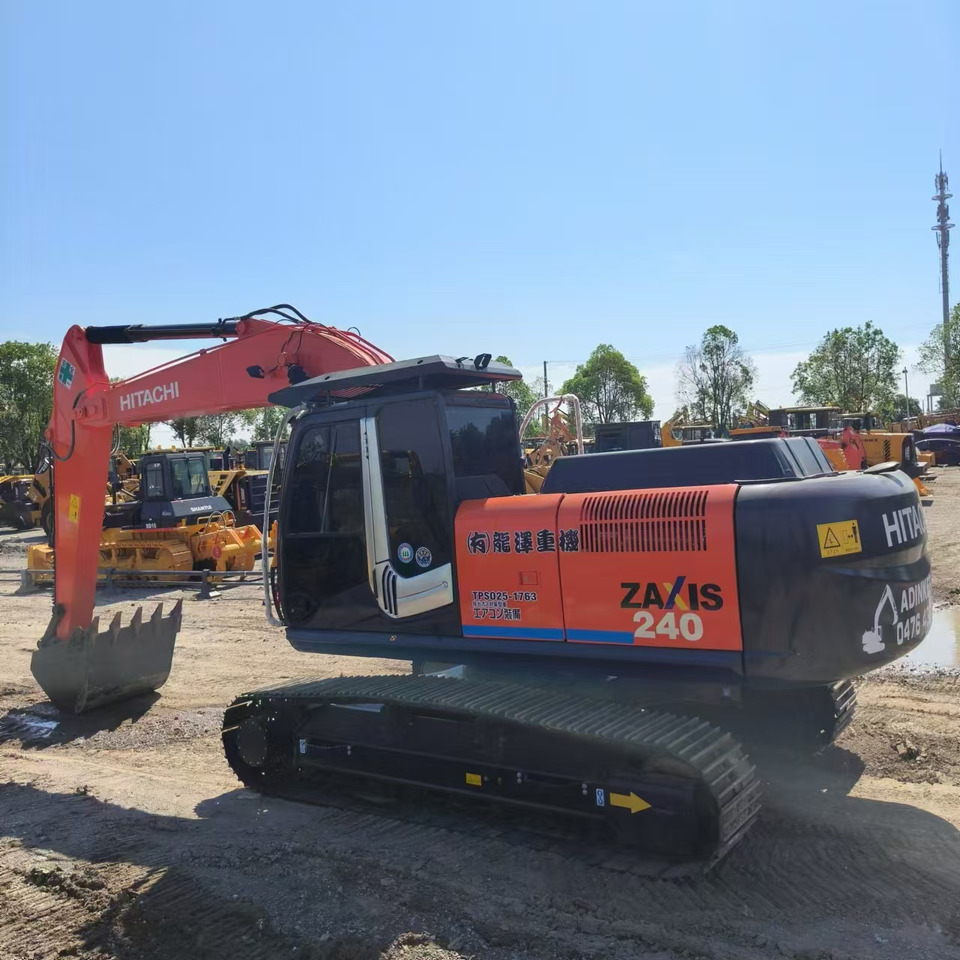 HITACHI ZX240 - Pelle sur chenille: photos 3 HITACHI ZX240 - Pelle sur chenille: photos 3
