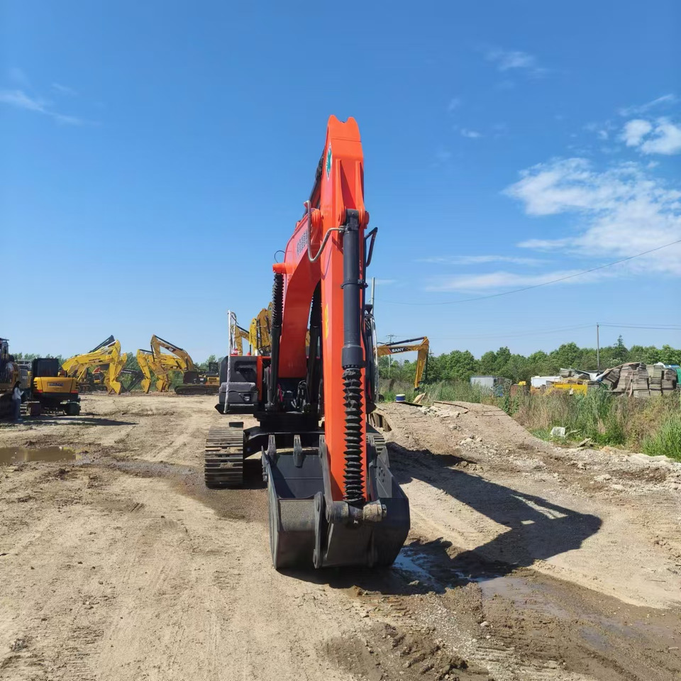 HITACHI ZX240 - Pelle sur chenille: photos 5 HITACHI ZX240 - Pelle sur chenille: photos 5