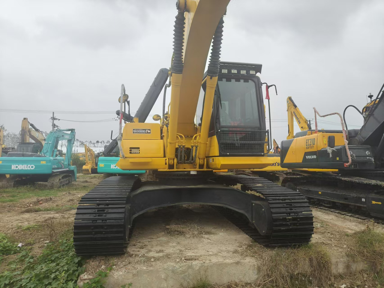 Pelle sur chenille KOMATSU PC240LC-8: photos 9 Pelle sur chenille KOMATSU PC240LC-8: photos 9