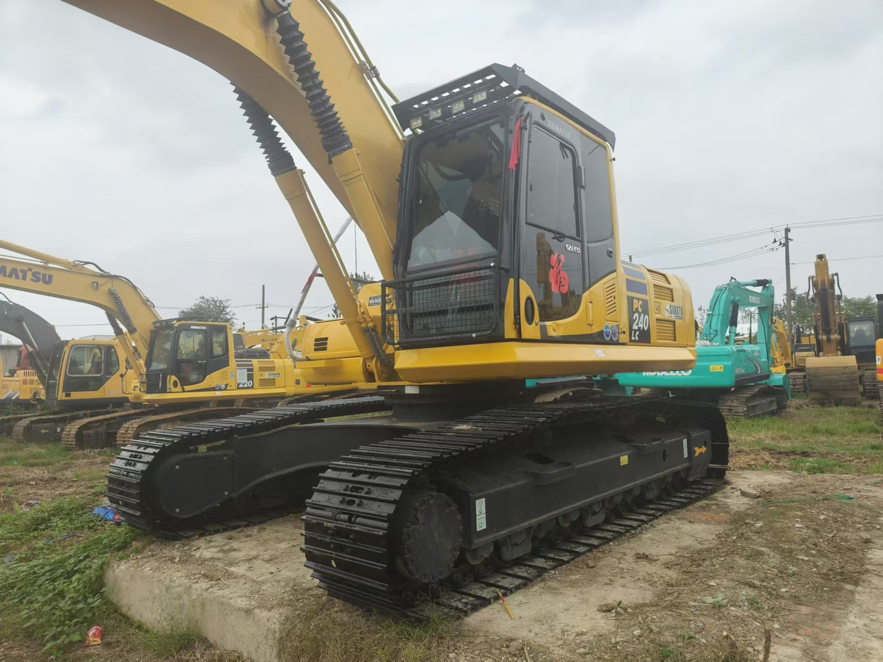 Pelle sur chenille KOMATSU PC240LC-8: photos 8 Pelle sur chenille KOMATSU PC240LC-8: photos 8