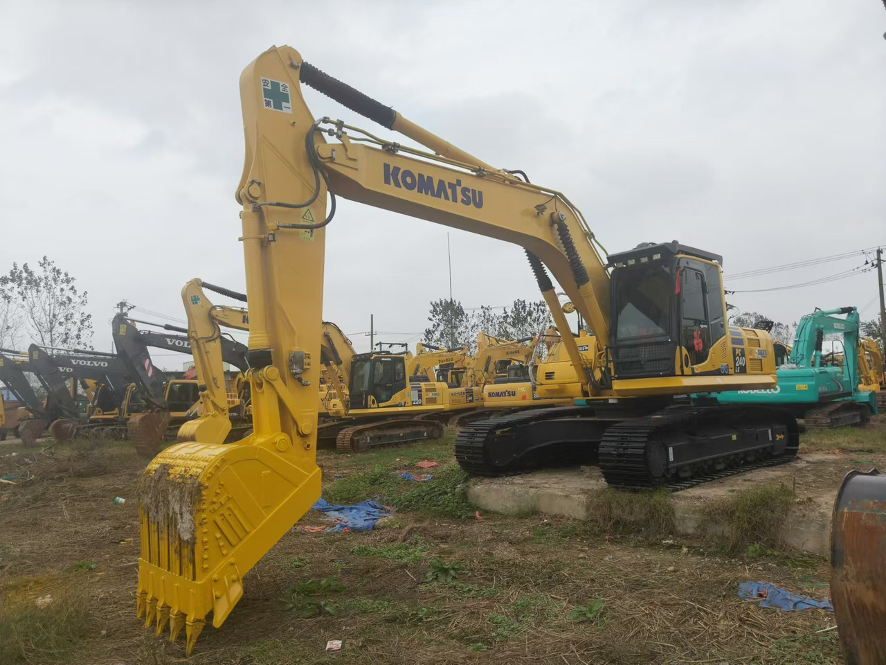 Pelle sur chenille KOMATSU PC240LC-8: photos 7 Pelle sur chenille KOMATSU PC240LC-8: photos 7