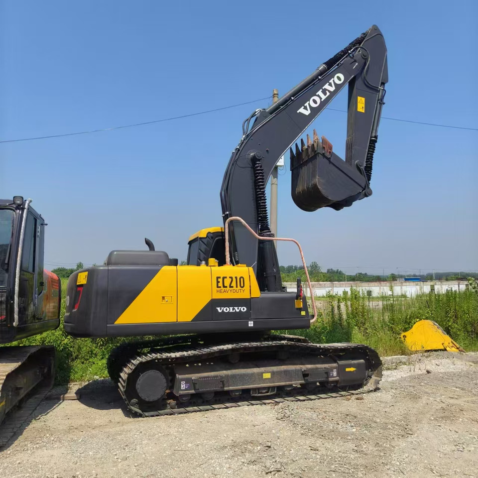 VOLVO EC210 - Pelle sur chenille: photos 1 VOLVO EC210 - Pelle sur chenille: photos 1