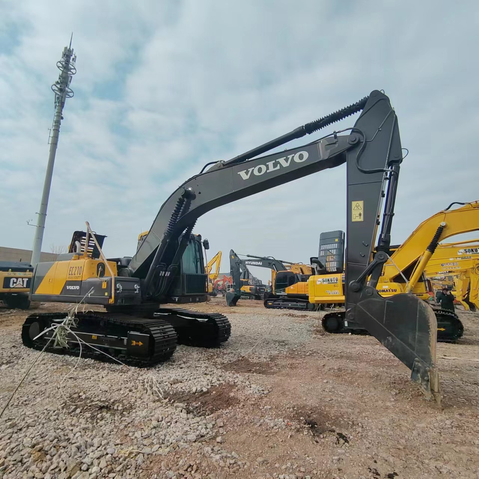 VOLVO EC210 - Pelle sur chenille: photos 4 VOLVO EC210 - Pelle sur chenille: photos 4