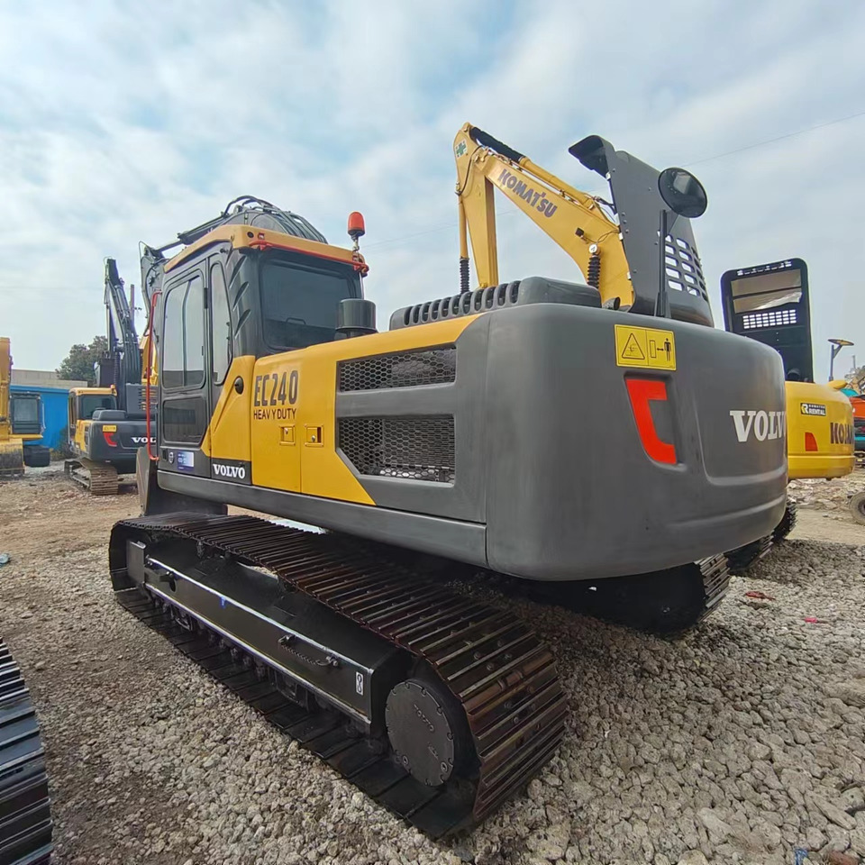 VOLVO EC240 - Pelle sur chenille: photos 1 VOLVO EC240 - Pelle sur chenille: photos 1