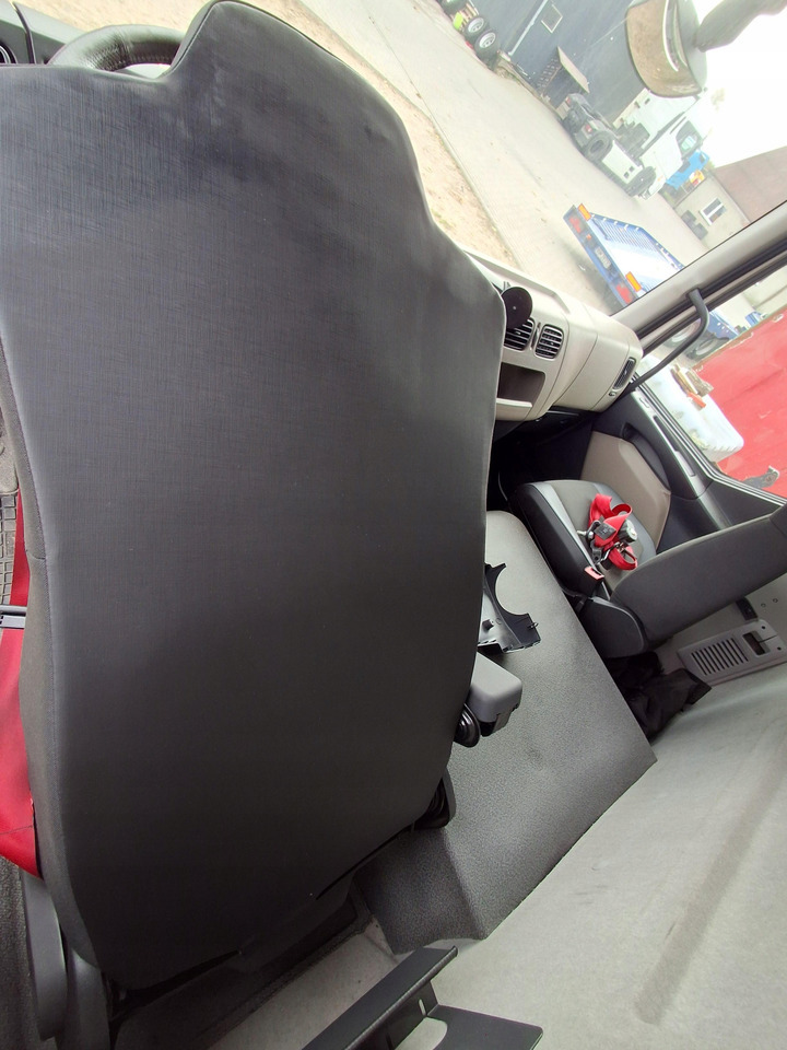 FOTEL KIEROWCY RENAULT GAMA D  - Siège pour Camion: photos 4 FOTEL KIEROWCY RENAULT GAMA D  - Siège pour Camion: photos 4