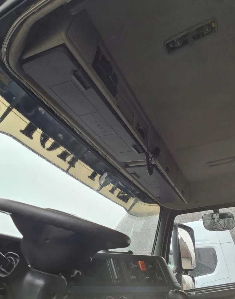 Cabine KOMPLETNA NISKA KRÓTKA DZIENNA VOLVO FM 13: photos 9 Cabine KOMPLETNA NISKA KRÓTKA DZIENNA VOLVO FM 13: photos 9