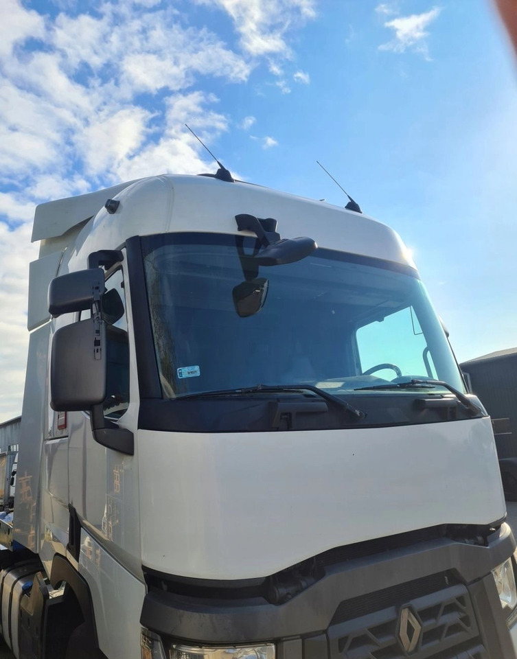 KOMPLETNA RENAULT GAMA T RANGE EURO 6 - Cabine: photos 4 KOMPLETNA RENAULT GAMA T RANGE EURO 6 - Cabine: photos 4