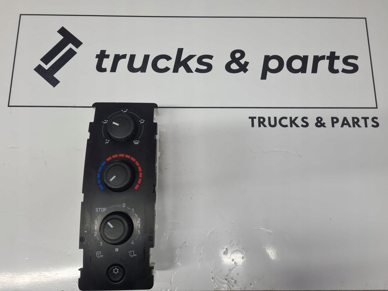 PANEL KLIMATYZACJI NAWIEWU RENAULT DXI LIFT GAMA D WIDE VOLVO FL FE LIFT - Chauffage/ Ventilation: photos 2 PANEL KLIMATYZACJI NAWIEWU RENAULT DXI LIFT GAMA D WIDE VOLVO FL FE LIFT - Chauffage/ Ventilation: photos 2