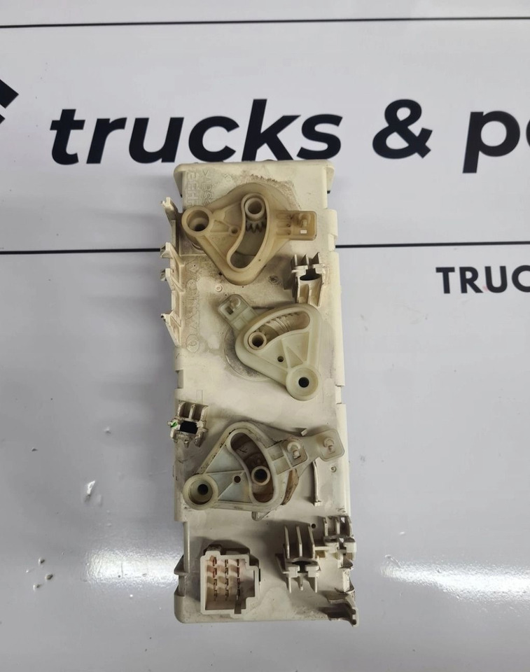 PANEL OGRZEWANIA KLIMATYZACJI NAWIEWU RENAULT DXI LIFT VOLVO FL FE LIFT - Chauffage/ Ventilation: photos 2 PANEL OGRZEWANIA KLIMATYZACJI NAWIEWU RENAULT DXI LIFT VOLVO FL FE LIFT - Chauffage/ Ventilation: photos 2