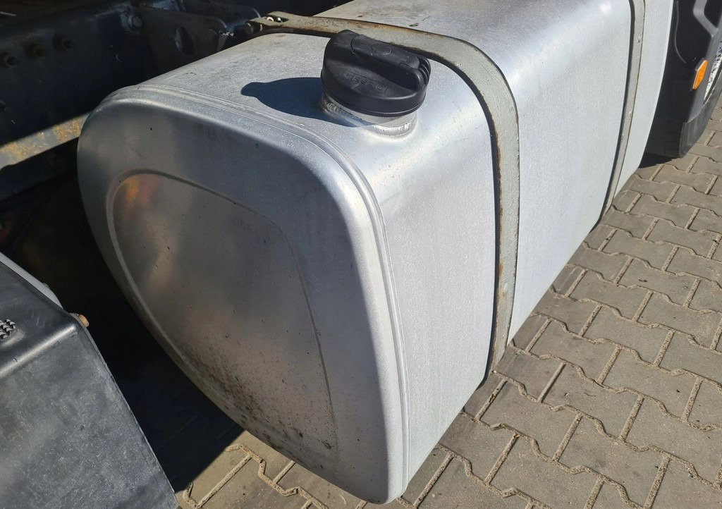 RENAULT DXI GAMA T C K VOLVO FH FM FMX - Réservoir de carburant: photos 2 RENAULT DXI GAMA T C K VOLVO FH FM FMX - Réservoir de carburant: photos 2